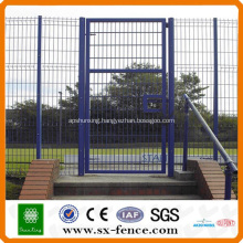 Standard wire mesh fence gate